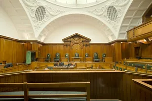 Palais de justice de Nice : cour criminelle départementale et défense de l'accusé