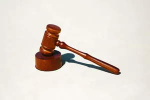 Avocat pénaliste du barreau de Nice intervenant devant le tribunal judiciaire de Grasse